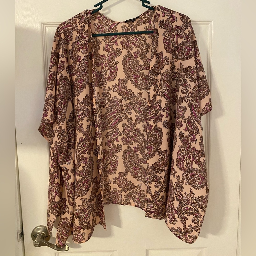 ⭐️The Limited Paisley Kimono